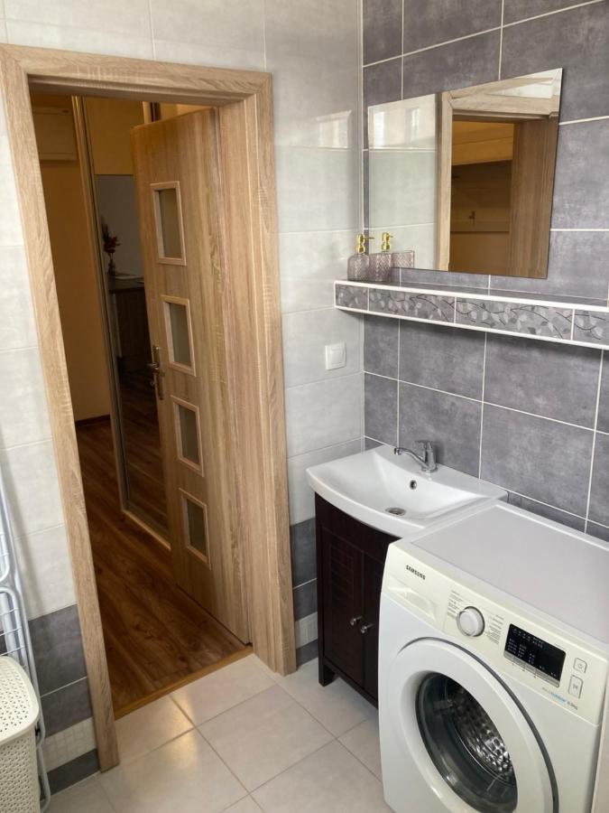 2 Rooms Apartment In Michalovce Eksteriør billede