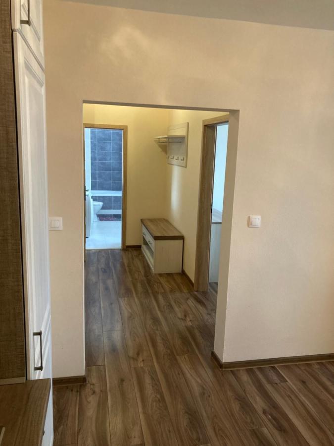 2 Rooms Apartment In Michalovce Eksteriør billede